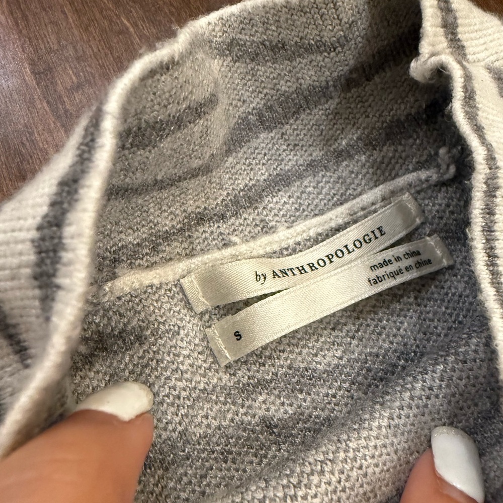 Anthropologie Lizzie Mock Neck Sweater White Zebra Gray Pink size Small - Picture 3 of 10